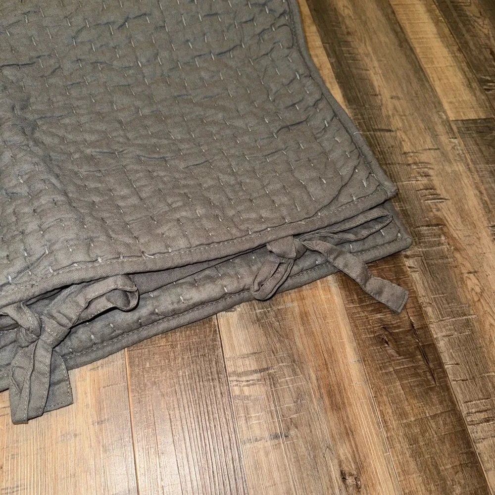 Pottery Barn Gray Cotton & Linen Blend 26x26” Euro Sham Pillow Cases Set of 2
